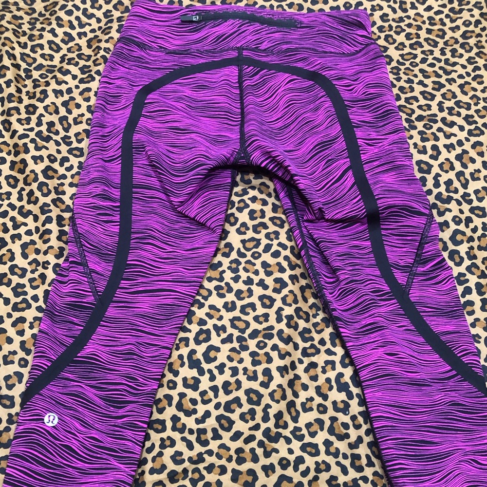 Lululemon On Track Crop(Life Lines Polar Pink Black/Black) *Size 4*